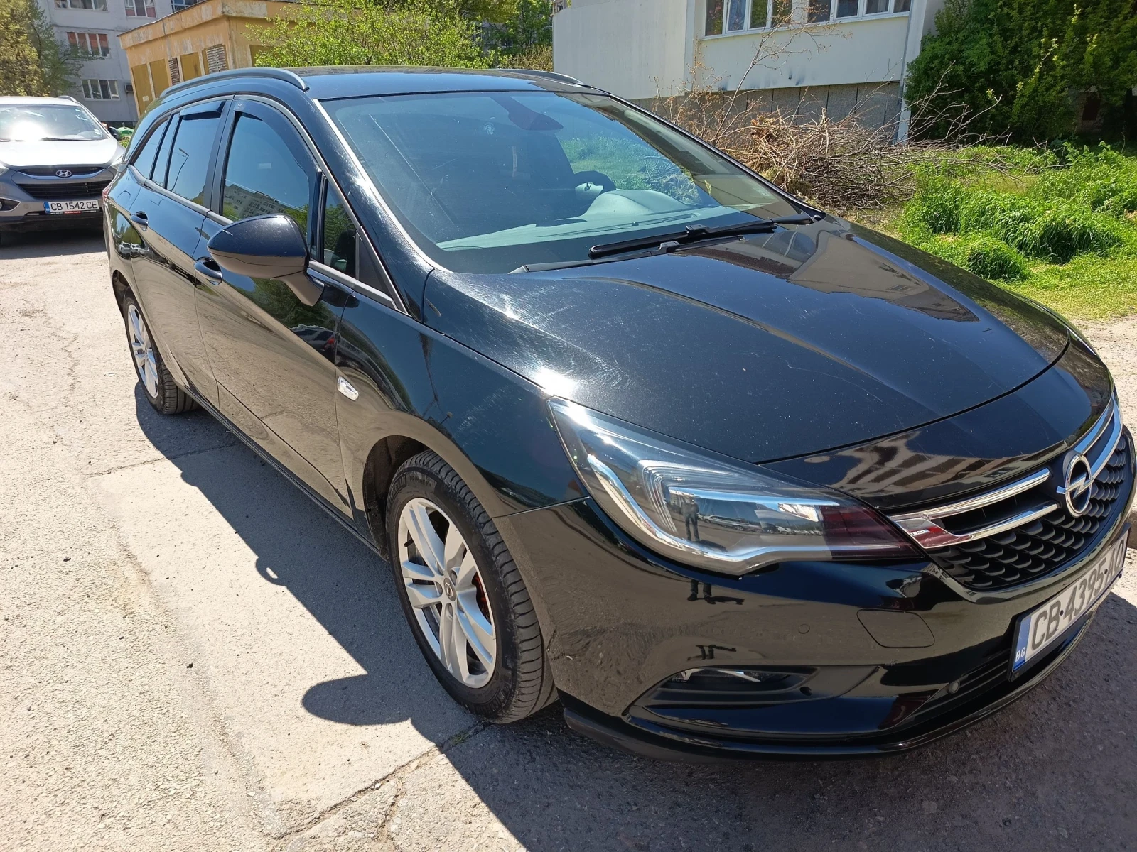 Opel Astra Sports Tourer Automatic 150k.s., снимка 2 - Автомобили и джипове - 54319406