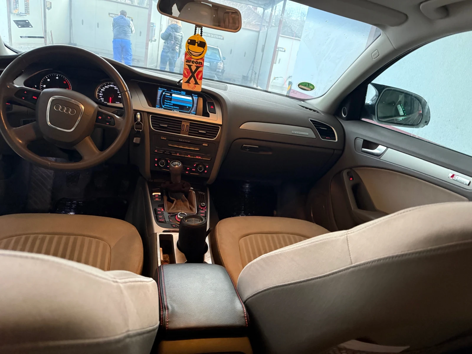 Audi A4 Avant 3.0 239 Ръчка , снимка 12 - Автомобили и джипове - 54360505