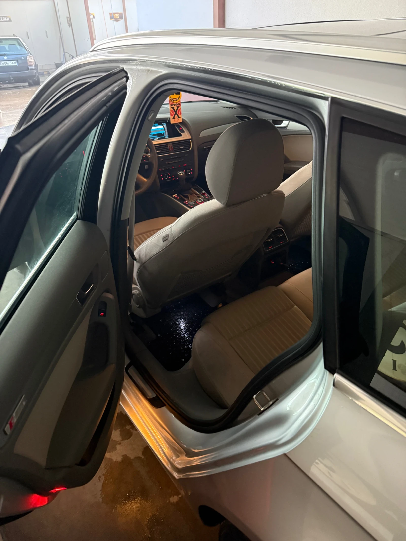 Audi A4 Avant 3.0 239 Ръчка , снимка 14 - Автомобили и джипове - 54360505