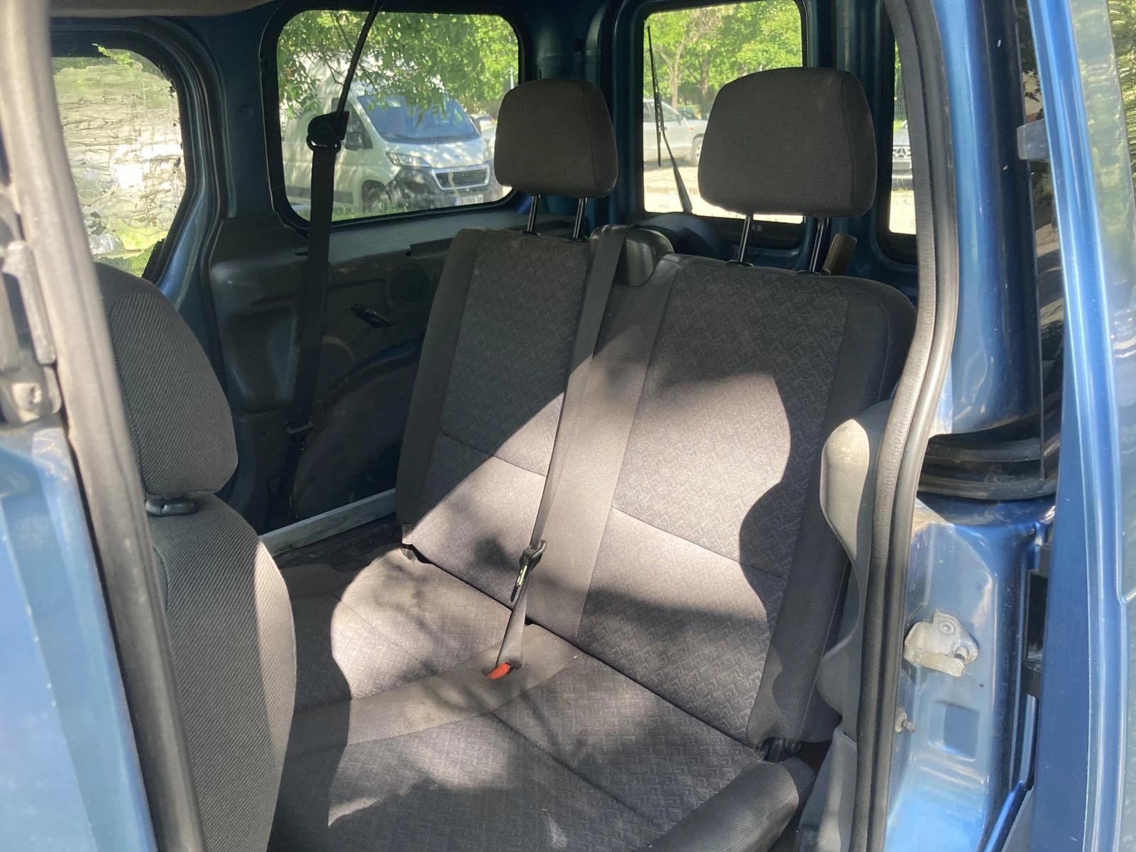 Ford Tourneo Connect 1.7D, снимка 9 - Автомобили и джипове - 54590030