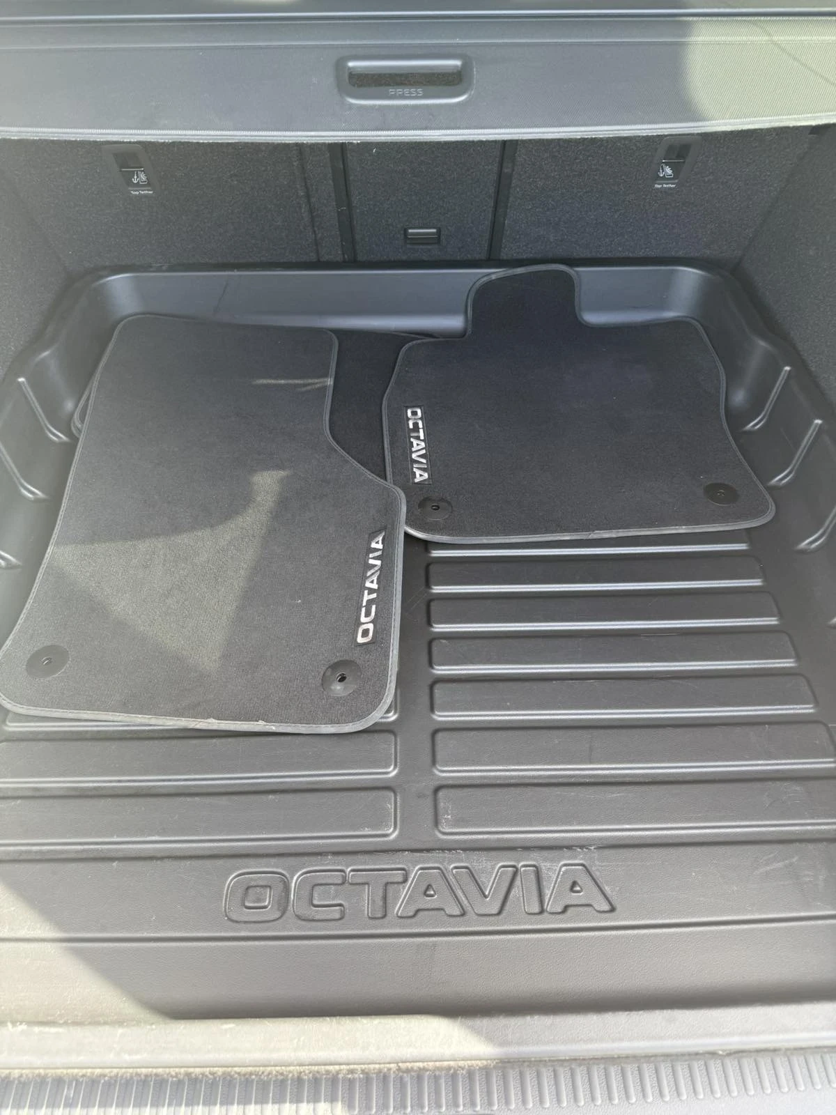 Skoda Octavia 1.5 CNG АВТОМАТ ГОТОВ ЛИЗИНГ, снимка 15 - Автомобили и джипове - 54634848