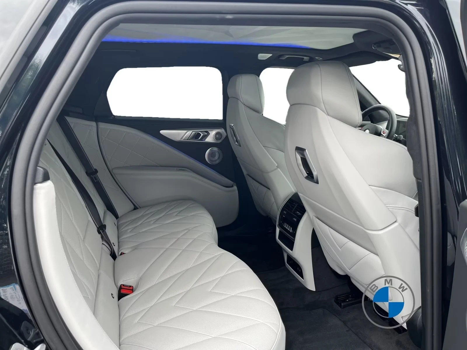 BMW XM LABEL V8 PLUG-IN HYBRID B&W CARBON HEAD-UP, снимка 14 - Автомобили и джипове - 55178873