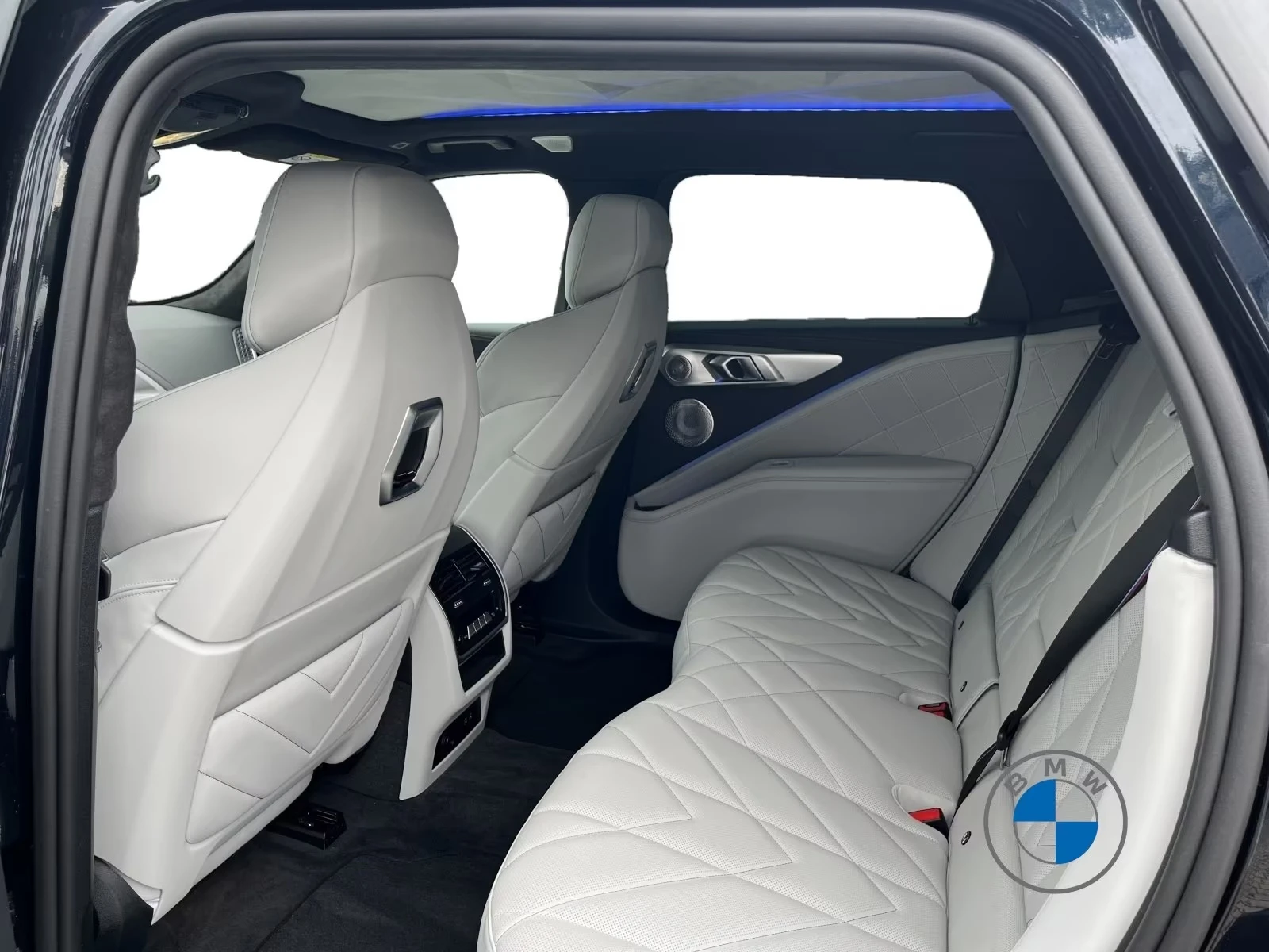 BMW XM LABEL V8 PLUG-IN HYBRID B&W CARBON HEAD-UP, снимка 15 - Автомобили и джипове - 55178873