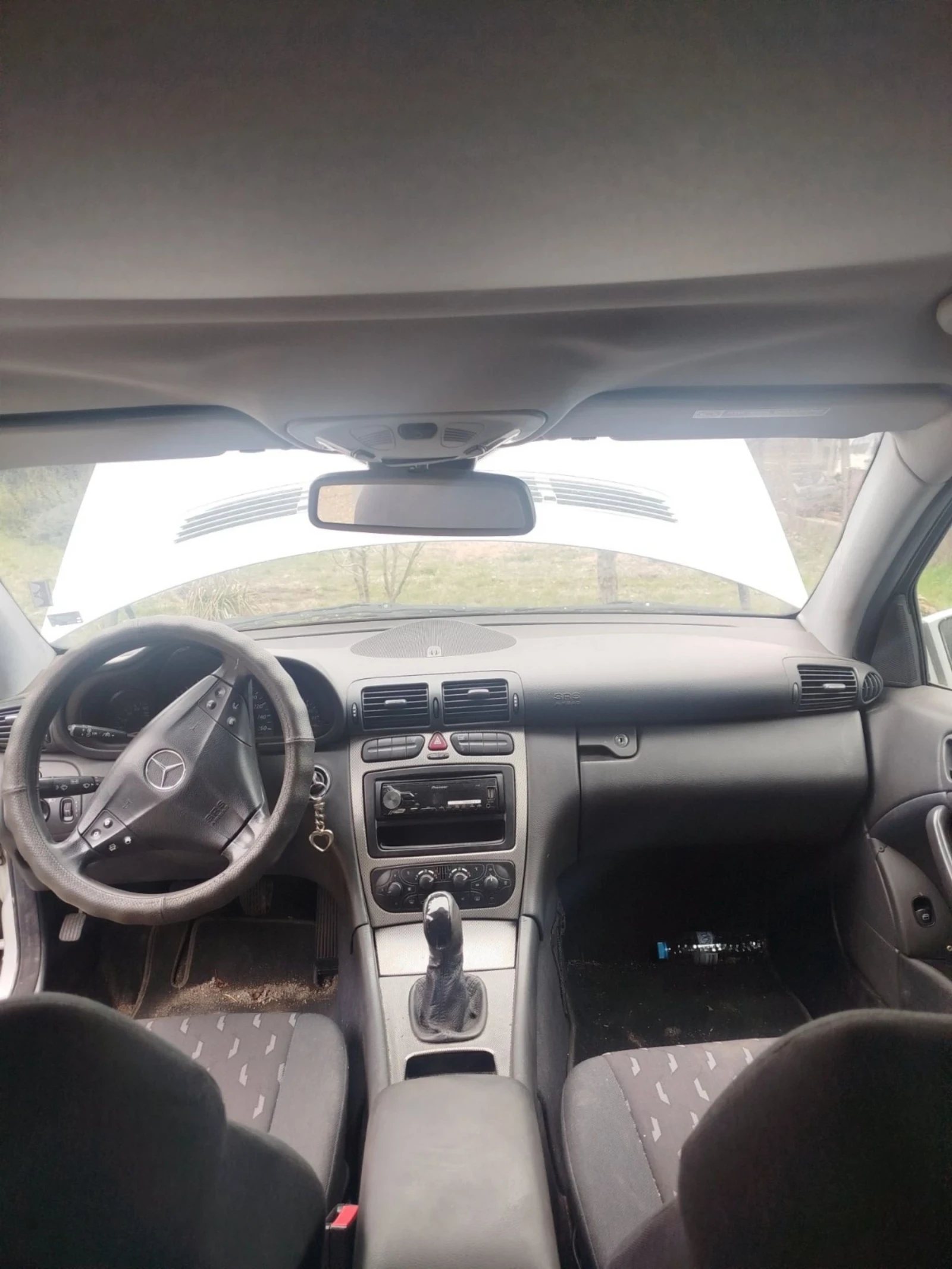 Mercedes-Benz 220, снимка 4 - Автомобили и джипове - 55315883
