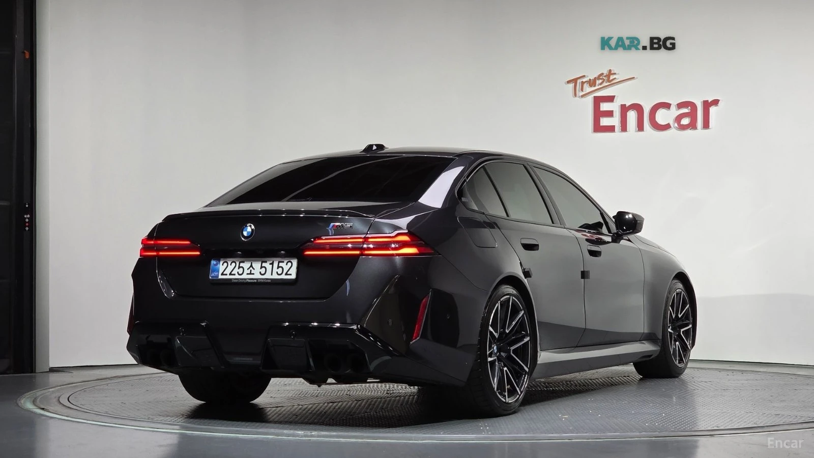 BMW M5 G90* PLUG-IN HYBRID* BOWERS&WILKINS* FULL, снимка 2 - Автомобили и джипове - 55819800