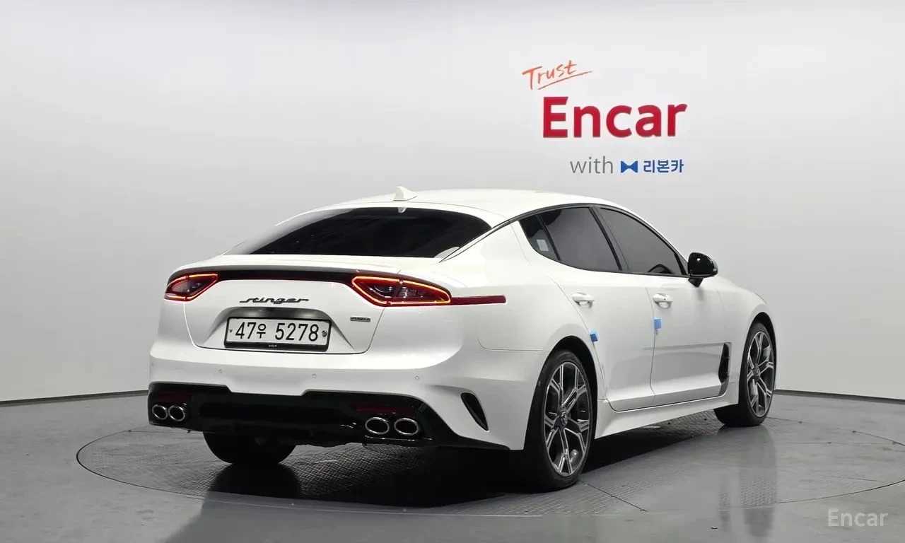 Kia Stinger * 2.0 Turbo AWD * БЕЗ ПЪРВОНАЧАЛНА ВНОСКА, снимка 2 - Автомобили и джипове - 55834123