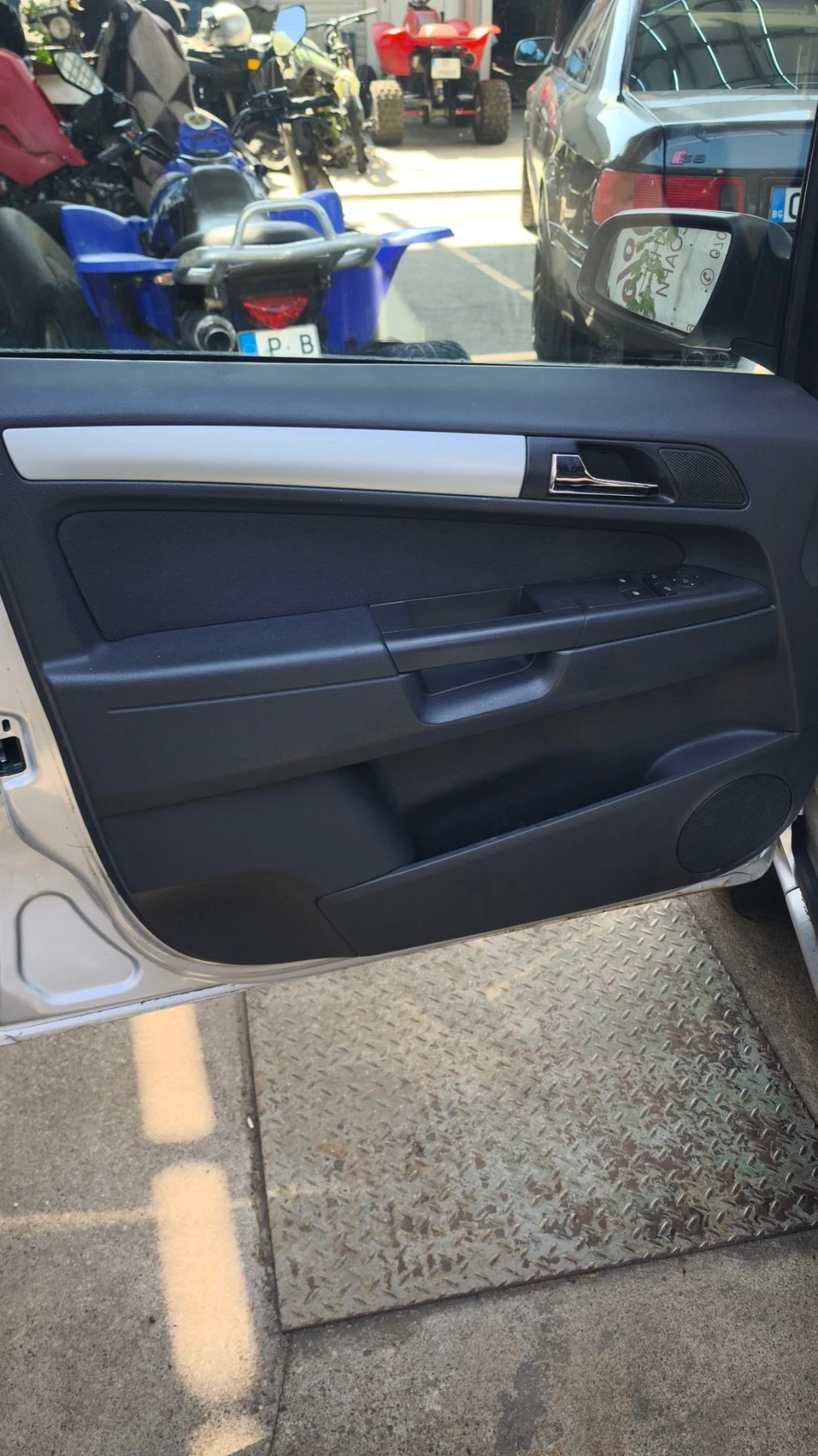 Opel Zafira 1.9 6+ 1, снимка 4 - Автомобили и джипове - 55959257