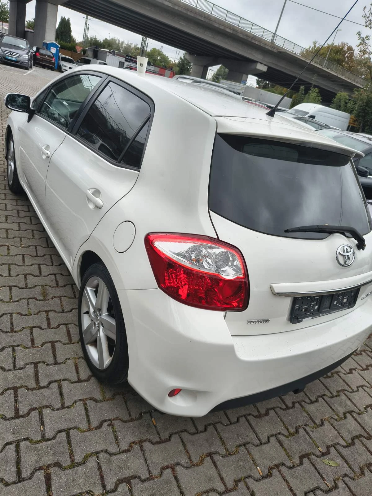 Toyota Auris 1.6 FACELIFT, снимка 3 - Автомобили и джипове - 56336005