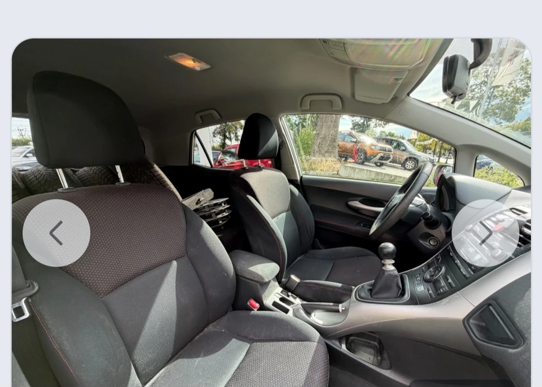 Toyota Auris 1.6 FACELIFT, снимка 10 - Автомобили и джипове - 56336005