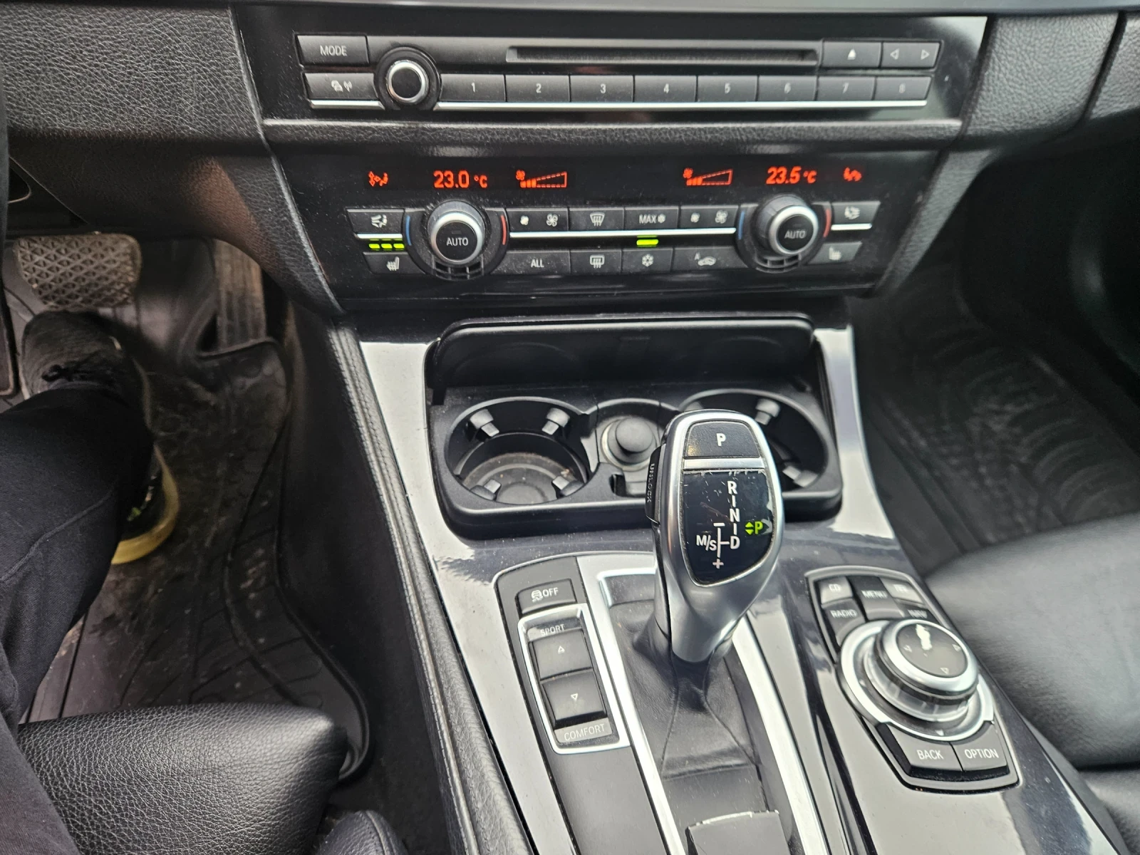 BMW 520 2.0184 кс М-pak, снимка 14 - Автомобили и джипове - 56601944