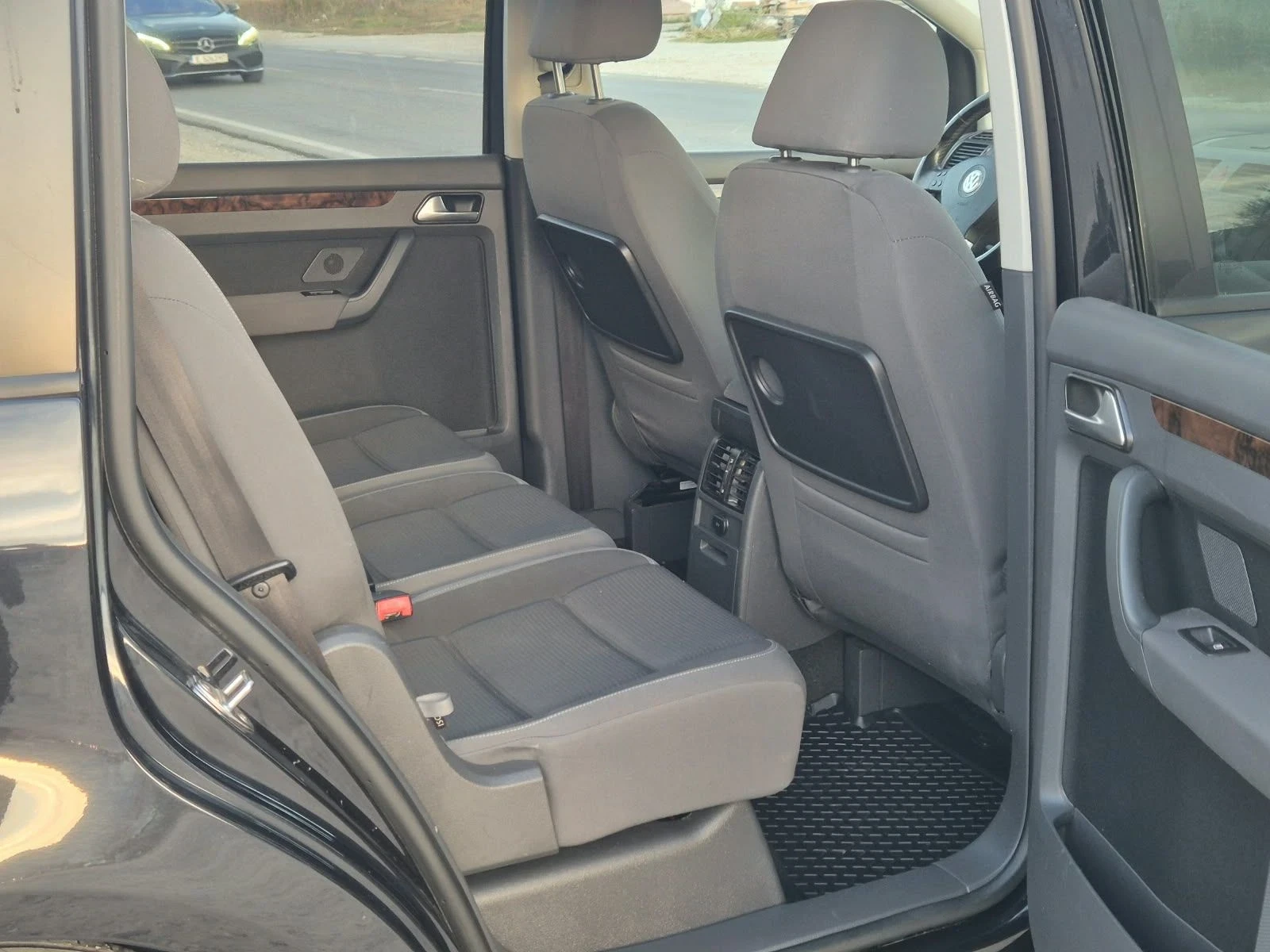 VW Touran 2.0 tdi 140 k.c. * 8 �������* ��� | Mobile.bg � ����������� 11