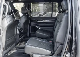 Jeep Grand Wagoneer 5.7 HEMI * 7 МЕСТА * ОБДУХВАНЕ * ТВ * CARFAX * , снимка 13