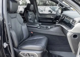 Jeep Grand Wagoneer 5.7 HEMI * 7 МЕСТА * ОБДУХВАНЕ * ТВ * CARFAX * , снимка 11