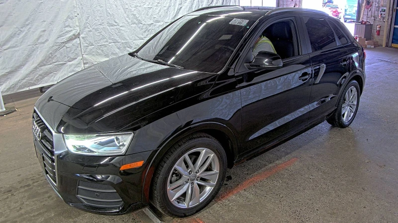 Audi Q3 2.0T* подгряване* keyless* , снимка 1 - Автомобили и джипове - 47336145