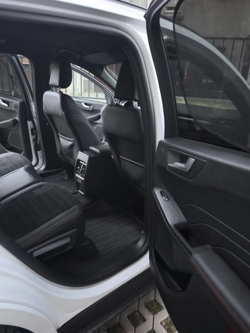 Ford Kuga ST-LINE X, 4WD 2.5 FHEV - BLACK PACK EDITION, снимка 14 - Автомобили и джипове - 52230225