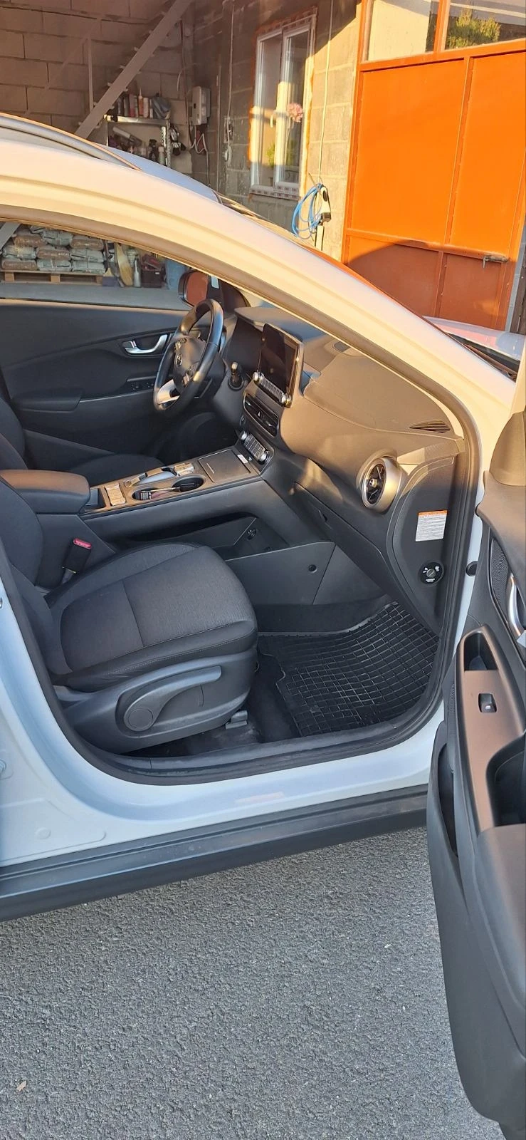 Hyundai Kona Long-range 64kWh Facelift 100% SOH, снимка 12 - Автомобили и джипове - 52793555