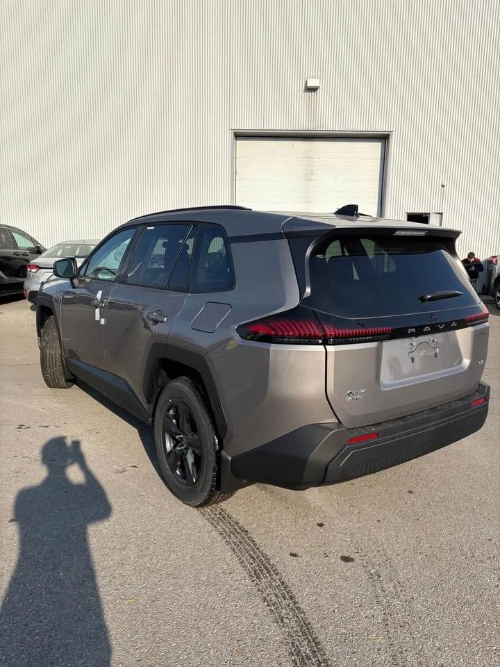 Toyota Rav4, снимка 4 - Автомобили и джипове - 56737582