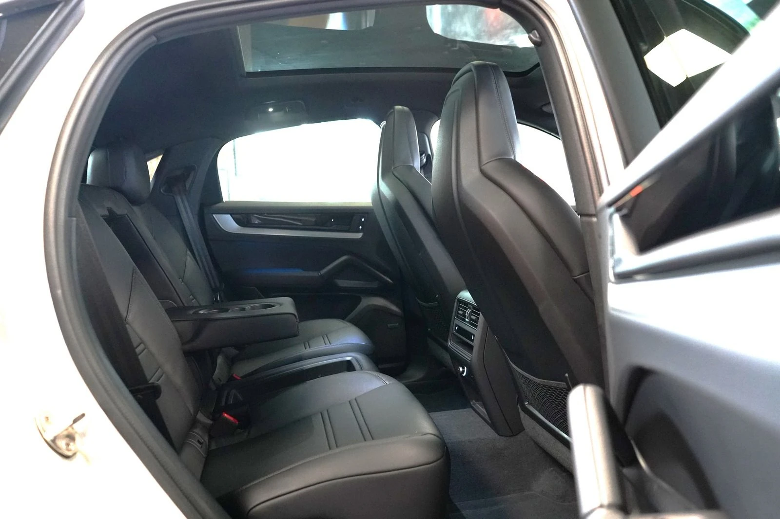 Porsche Cayenne S COUPE E-hibrid | Mobile.bg   12