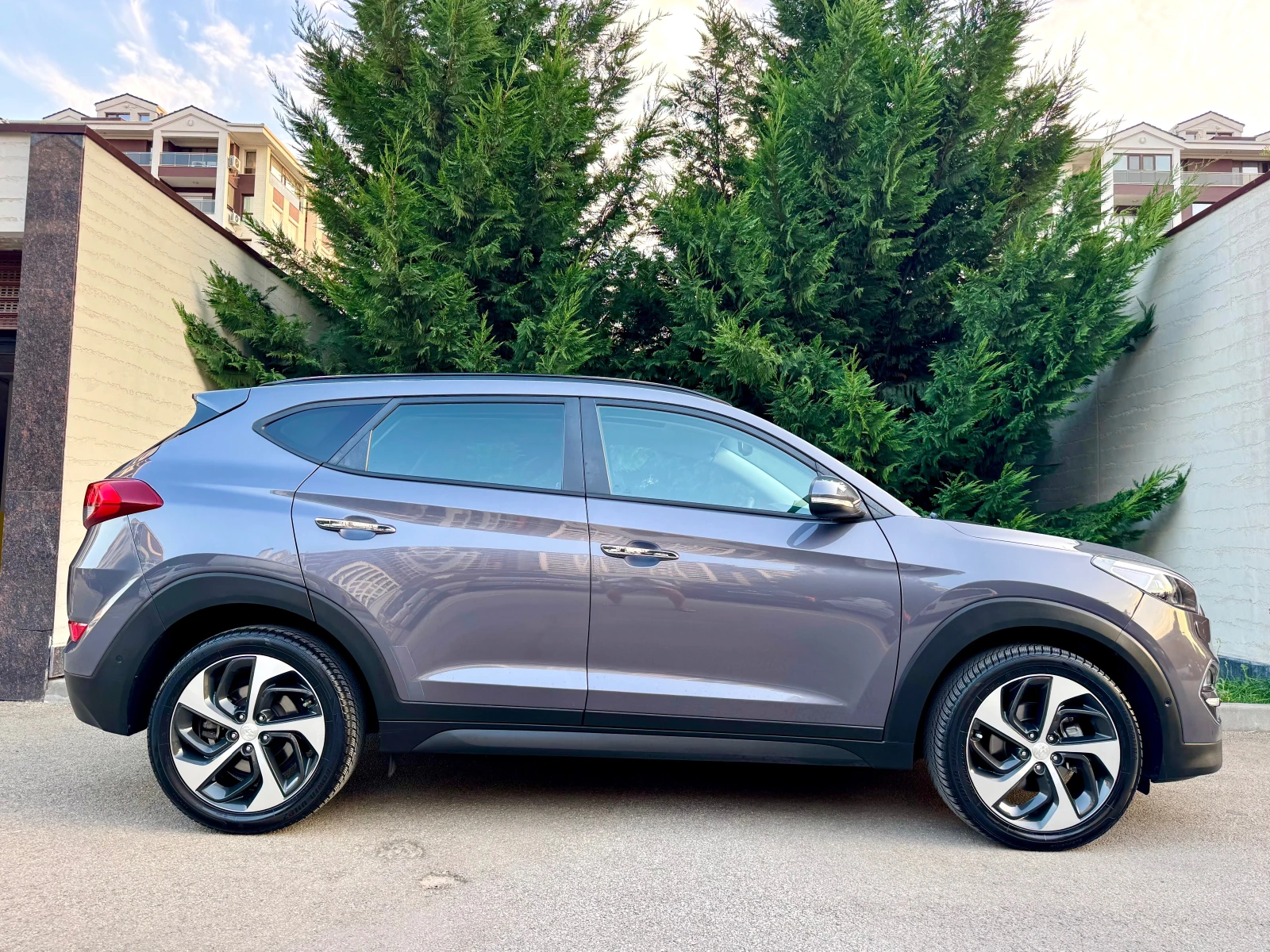 Hyundai Tucson 2.0CRDI PANORAMA PODGREV KEYLESS-GO KOJA KAMERA  - изображение 4