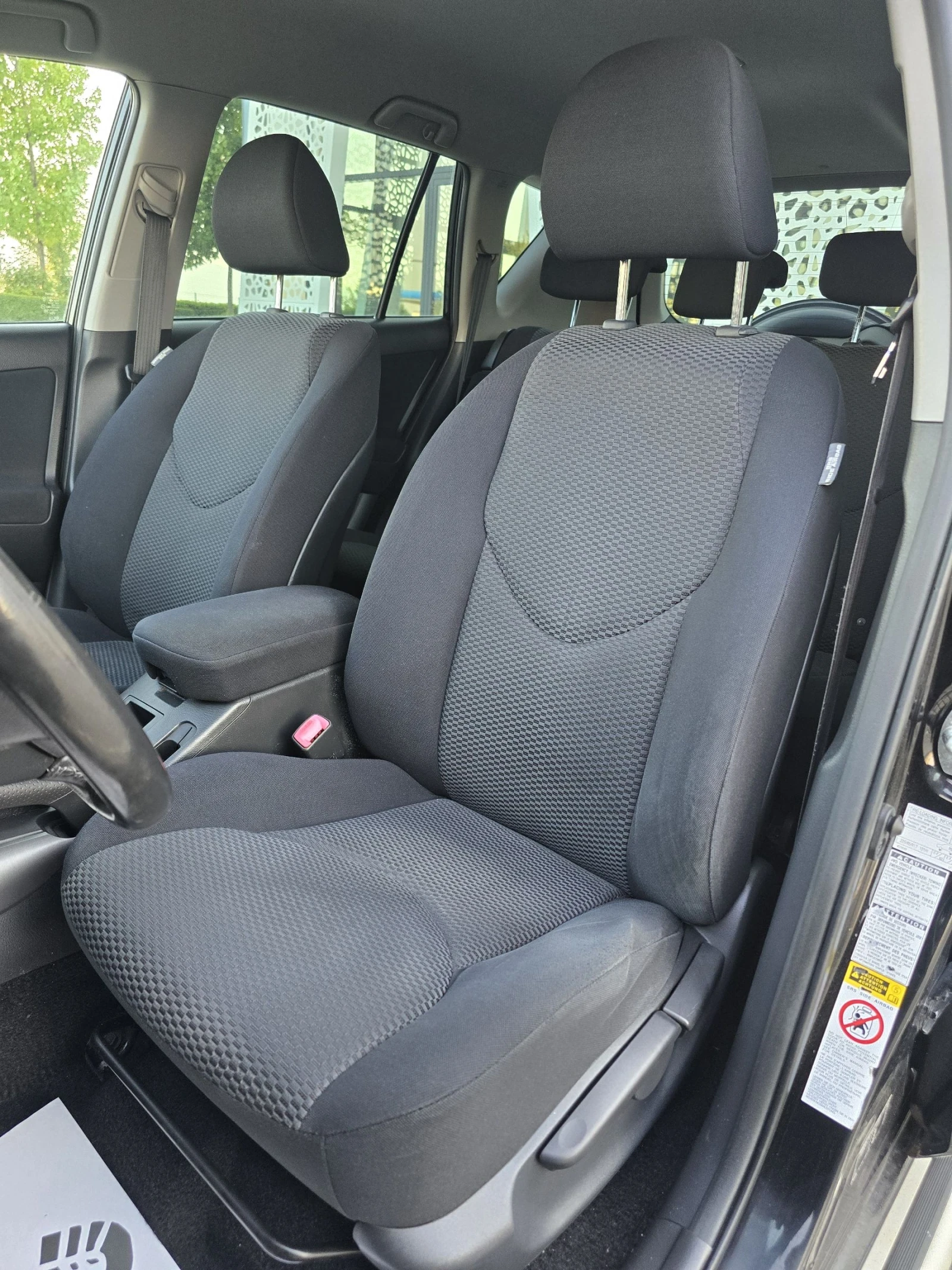 Toyota Rav4 2.2D4D Keyless - изображение 9