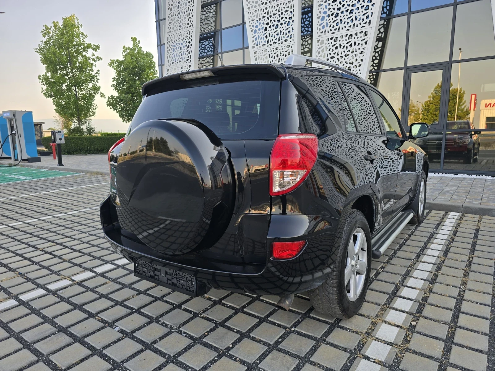 Toyota Rav4 2.2D4D Keyless - изображение 4