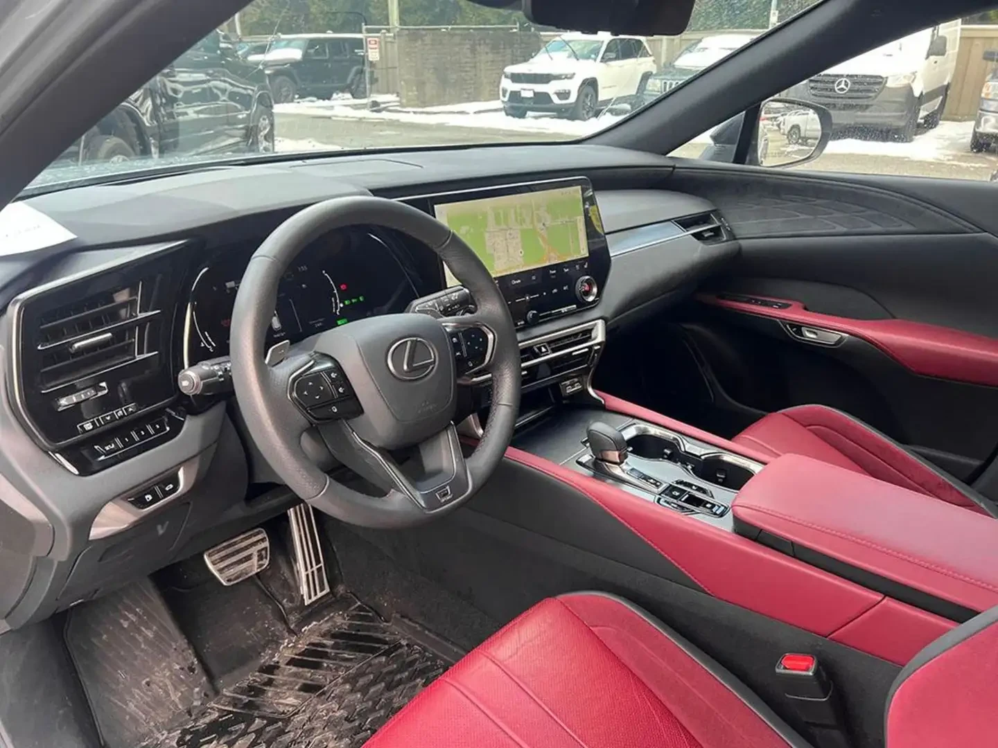 Lexus RX 500h F-SPORT/KEYLESS/LANE ASSIST/ПОДГРЕВ/ОБДУХВАНЕ  - изображение 7