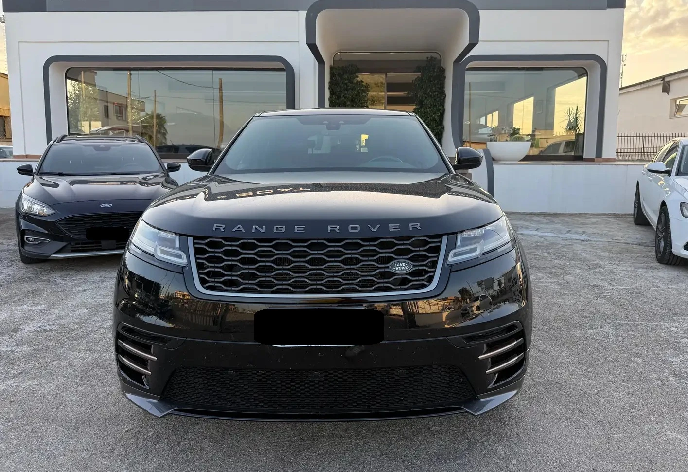 Land Rover Range Rover Velar  2.0d R-Dynamic - изображение 2