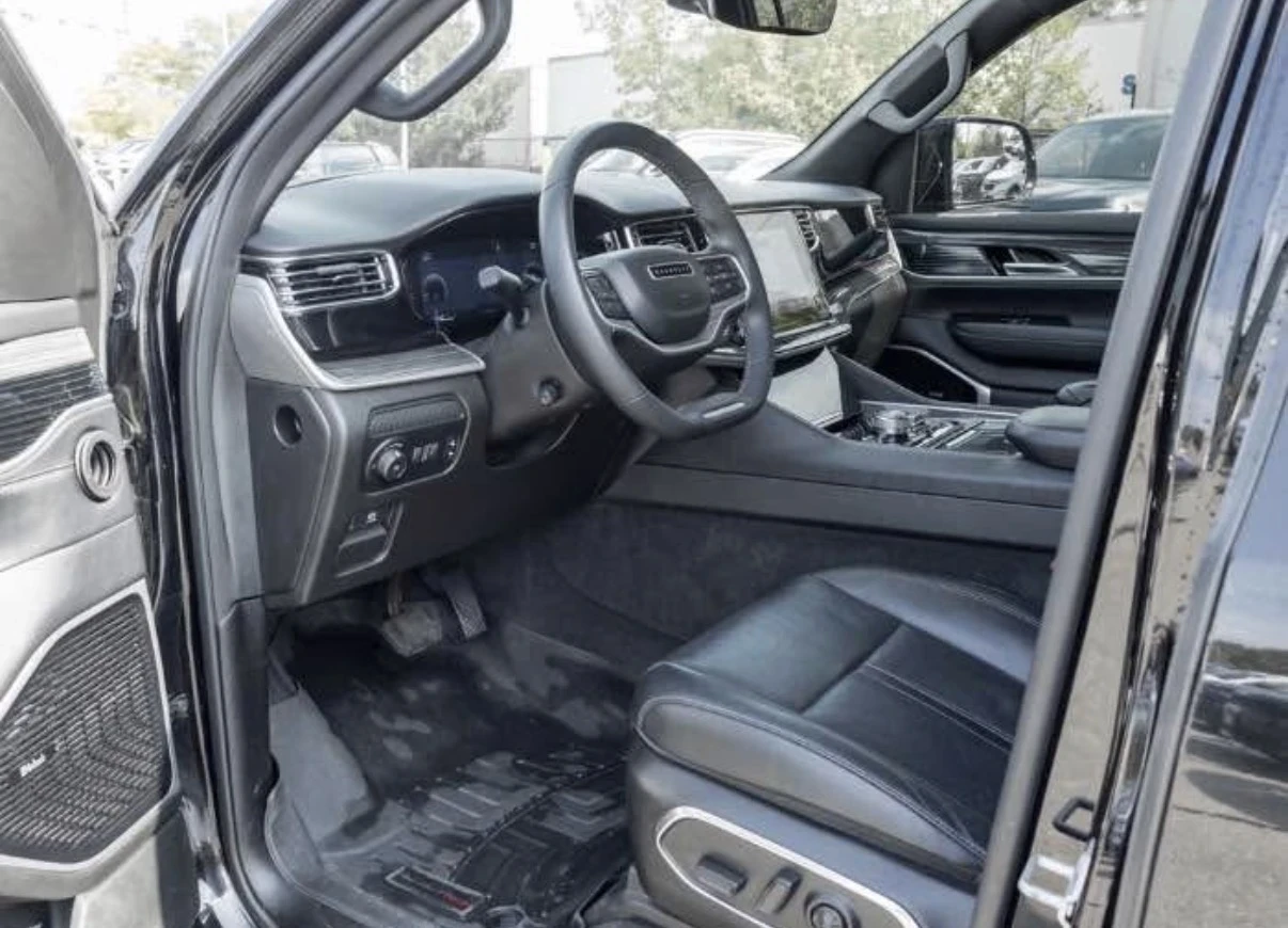 Jeep Grand Wagoneer 5.7 HEMI * 7 ����� * ��������� * �� * CARFAX *  | Mobile.bg � ����������� 7