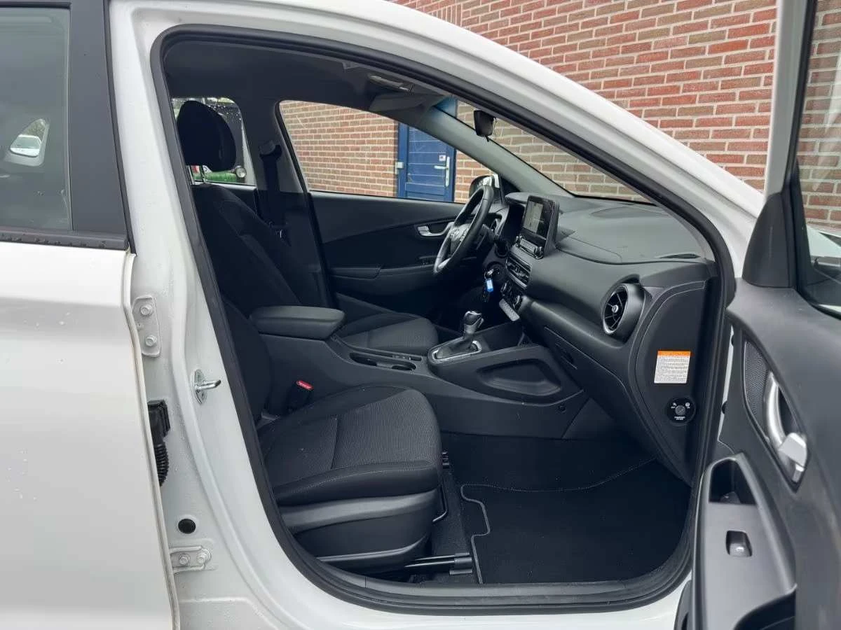 Hyundai Kona 1.6 GDI HEV Hybrid 2022г., снимка 14 - Автомобили и джипове - 54196834