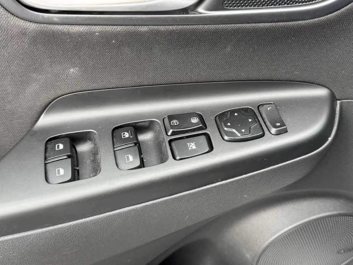 Hyundai Kona 1.6 GDI HEV Hybrid 2022г., снимка 13 - Автомобили и джипове - 54196834