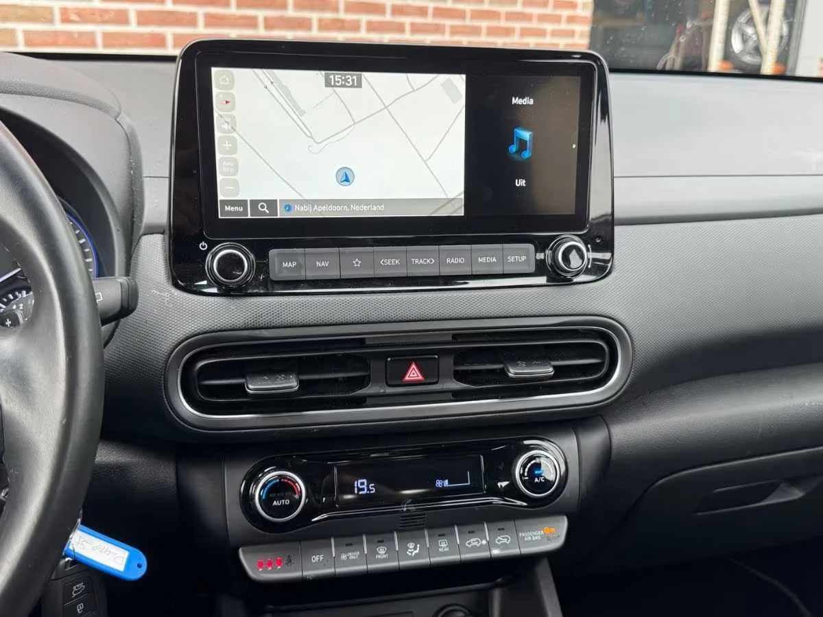 Hyundai Kona 1.6 GDI HEV Hybrid 2022г., снимка 9 - Автомобили и джипове - 54196834