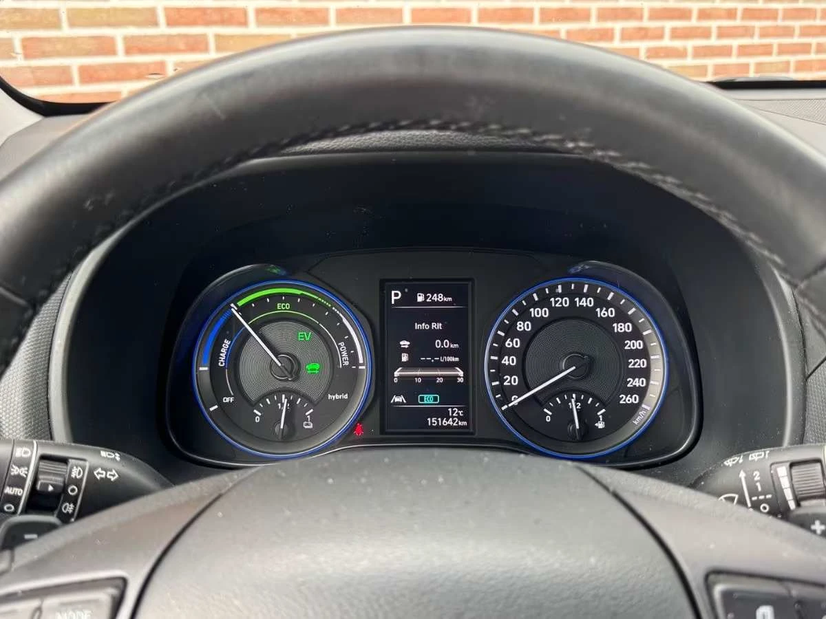 Hyundai Kona 1.6 GDI HEV Hybrid 2022г., снимка 8 - Автомобили и джипове - 54196834