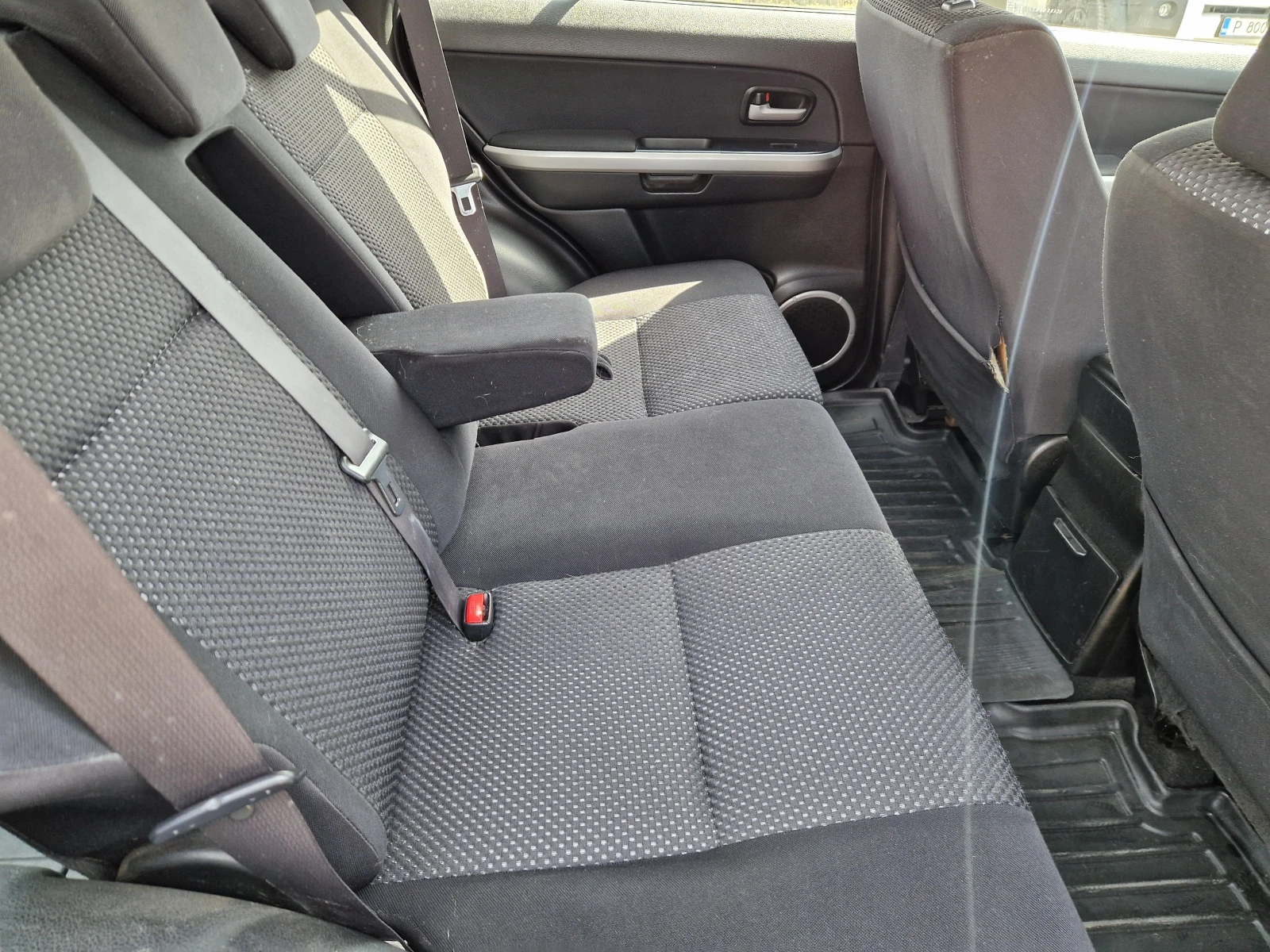 Suzuki Grand vitara 1.9DDIS/4X4, снимка 12 - Автомобили и джипове - 54211362