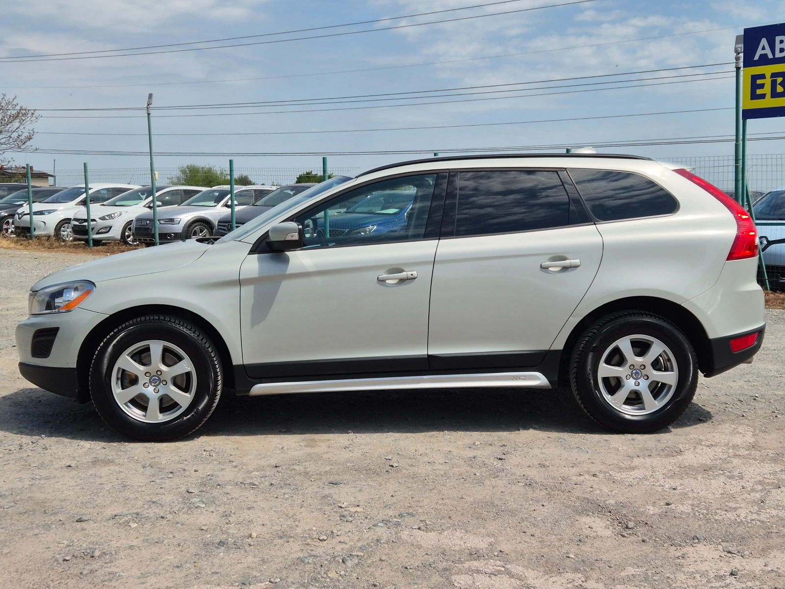 Volvo XC60 2.4d D4 AWD, снимка 2 - Автомобили и джипове - 54354657