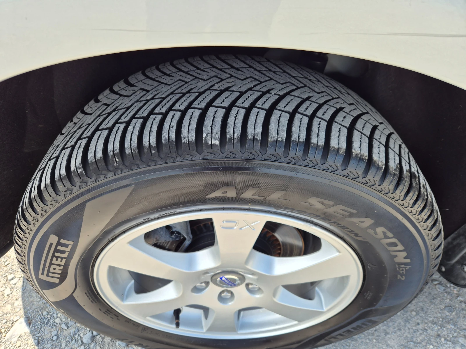 Volvo XC60 2.4d D4 AWD, снимка 15 - Автомобили и джипове - 54354657