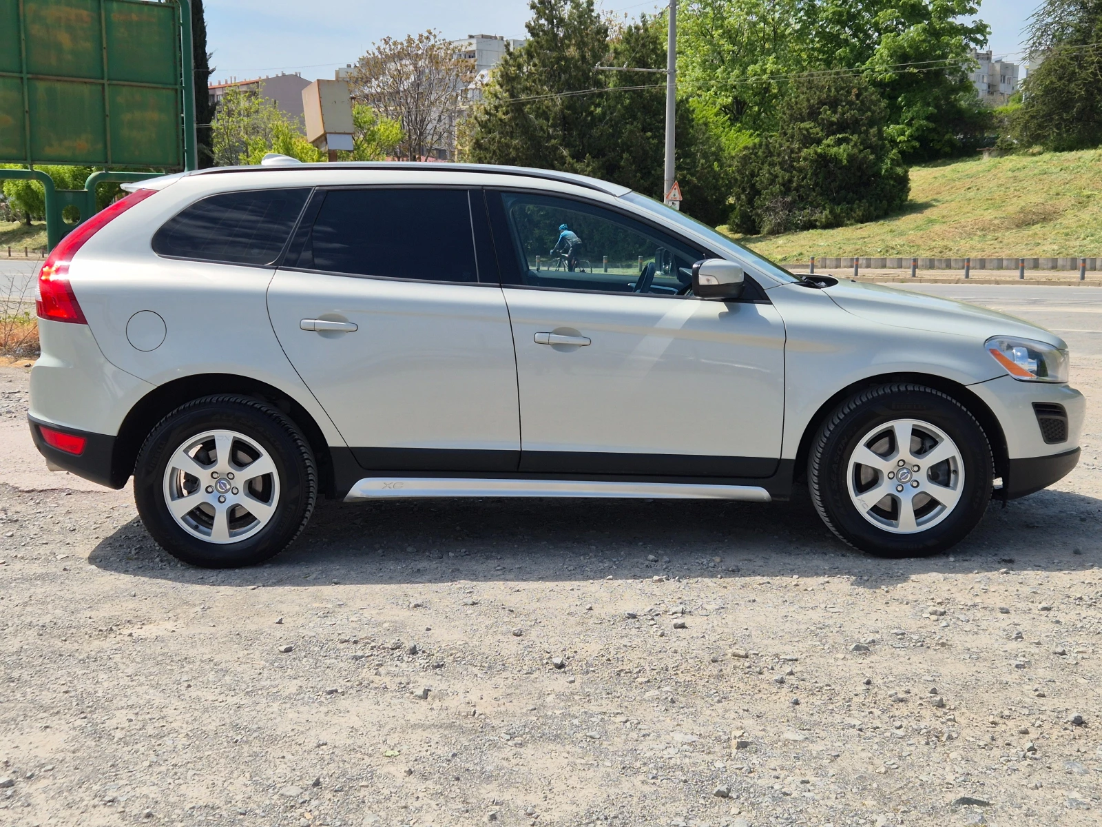 Volvo XC60 2.4d D4 AWD, снимка 6 - Автомобили и джипове - 54354657