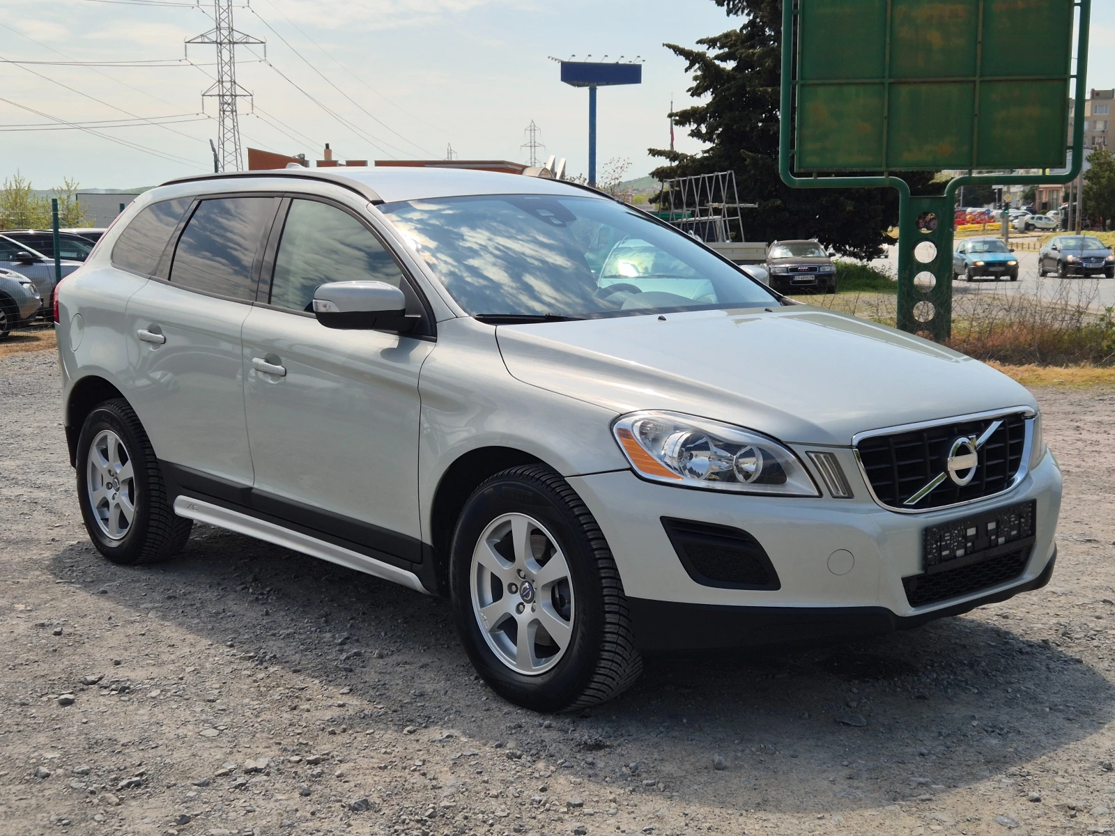 Volvo XC60 2.4d D4 AWD, снимка 7 - Автомобили и джипове - 54354657