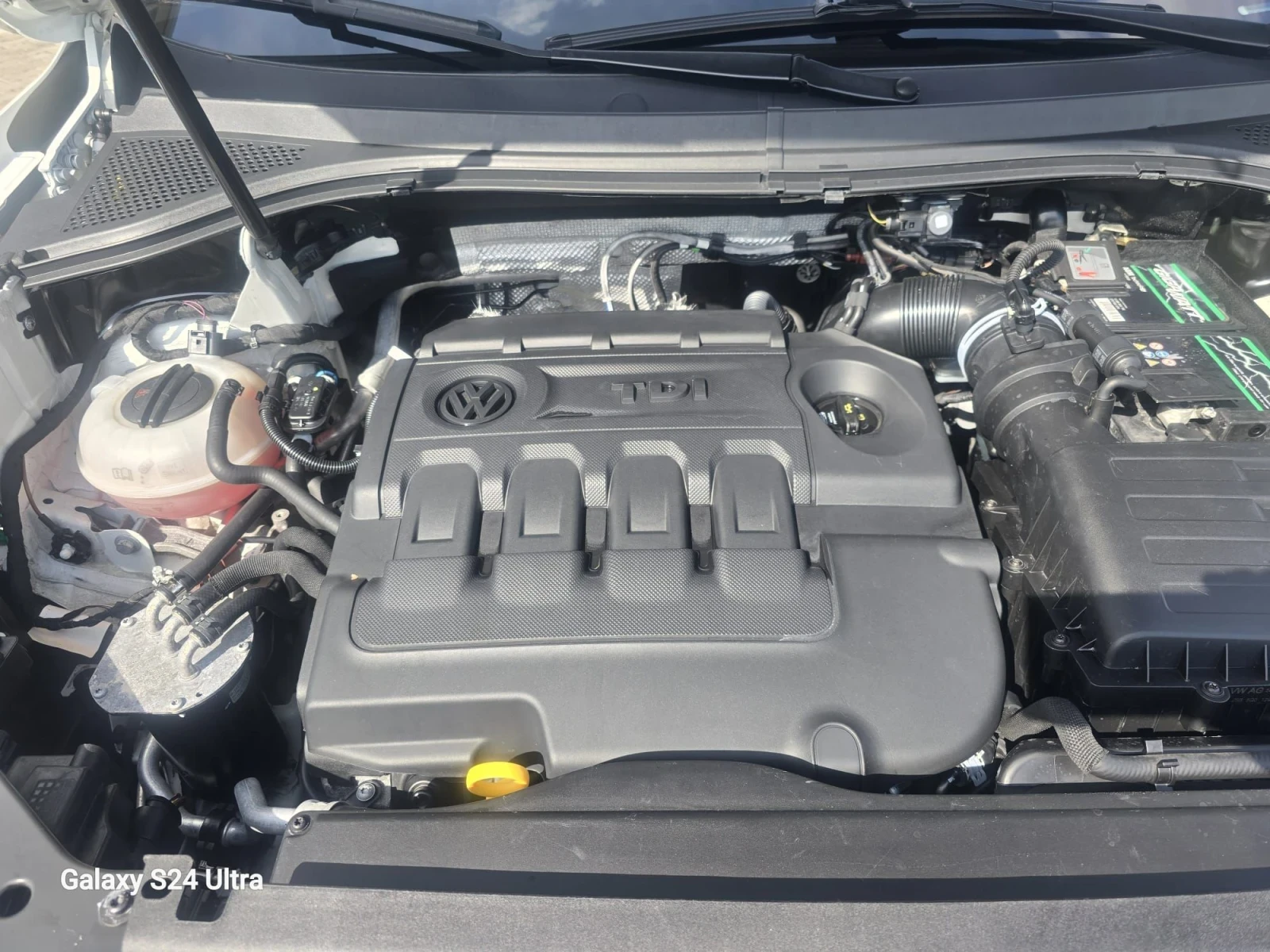 VW Tiguan 2.0TDI 4X4, снимка 14 - Автомобили и джипове - 54512684