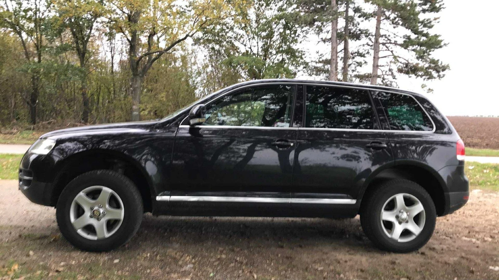 VW Touareg 2.5D, снимка 2 - Автомобили и джипове - 54804730