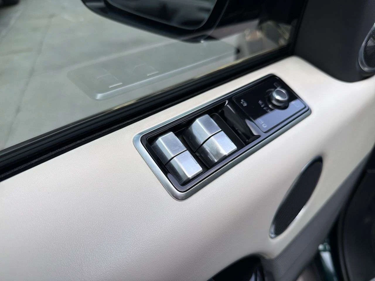 Land Rover Range Rover Sport V8 / Кожа / Панорама / ЦЕНА до БГ, снимка 9 - Автомобили и джипове - 55491791