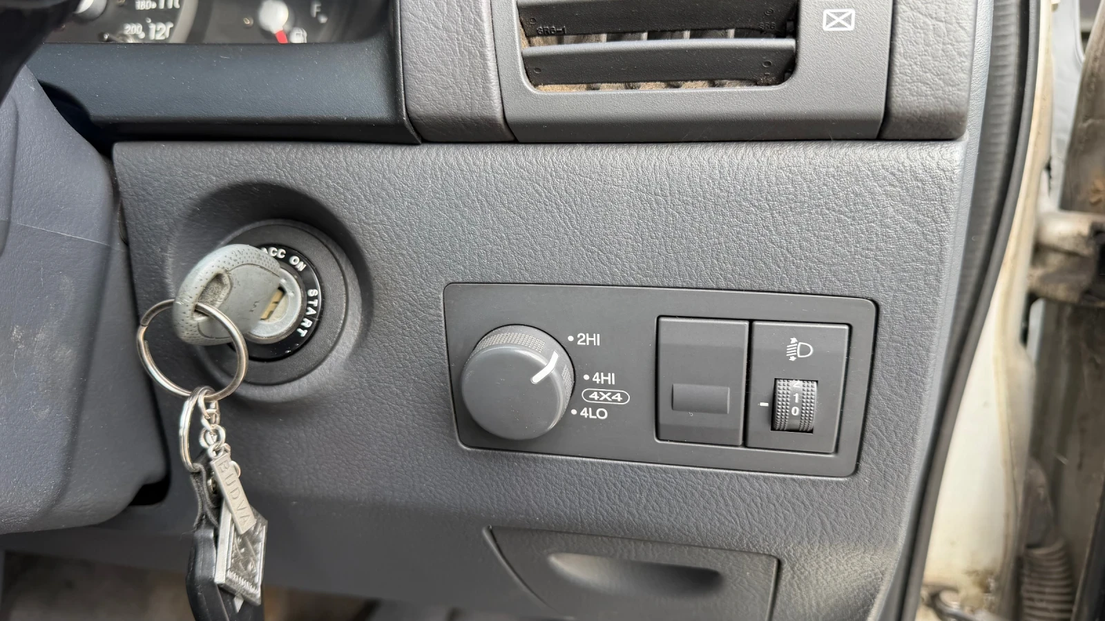 Kia Sorento 2.5CRDI, снимка 7 - Автомобили и джипове - 56570541