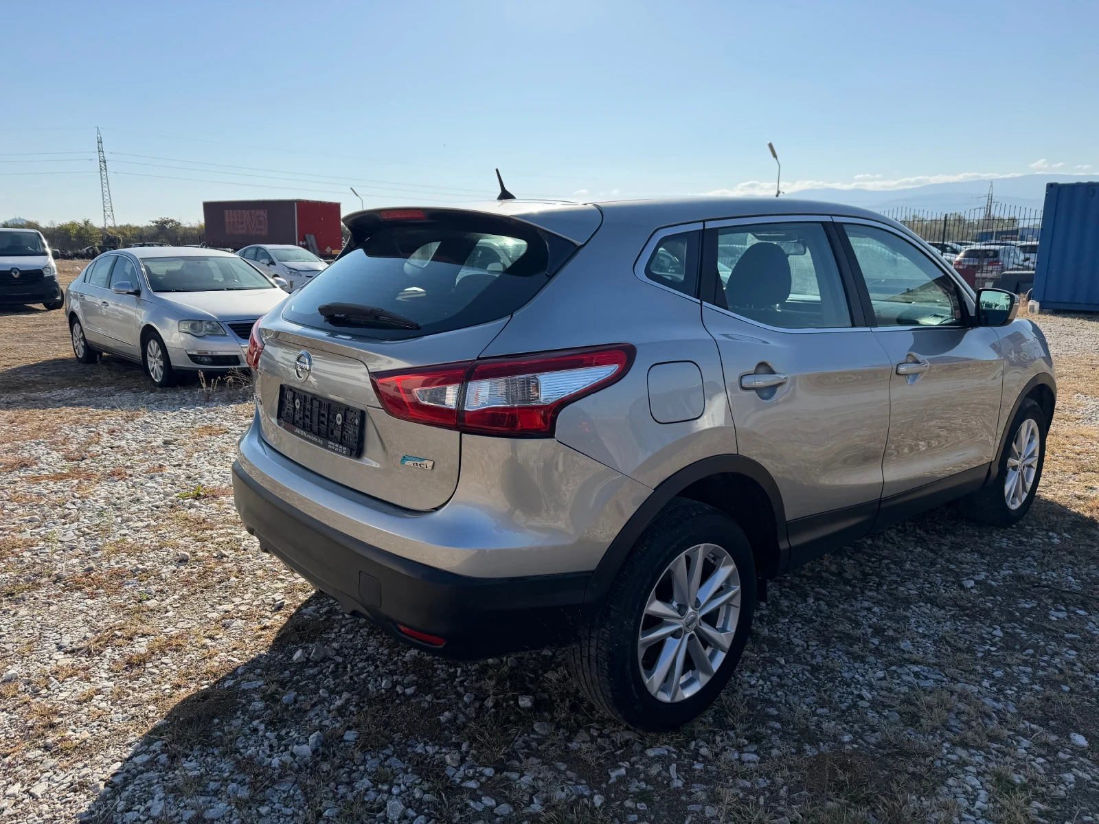 Nissan Qashqai 1.5 DCI, снимка 5 - Автомобили и джипове - 56606563