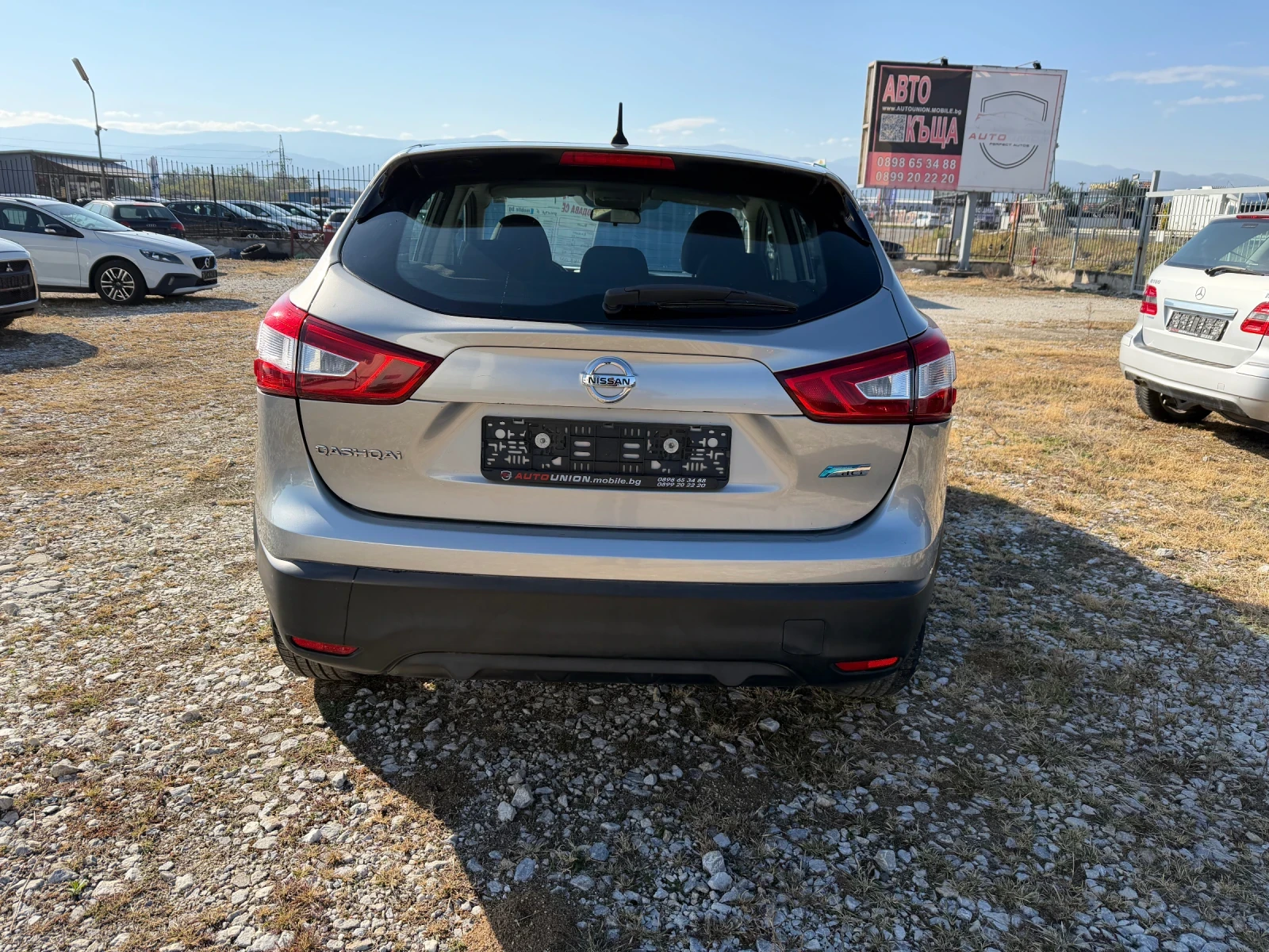Nissan Qashqai 1.5 DCI, снимка 6 - Автомобили и джипове - 56606563
