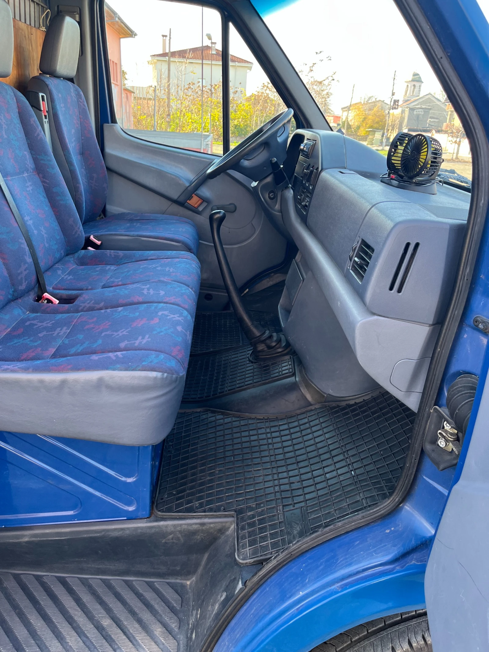 Mercedes-Benz 212 D | Mobile.bg   7