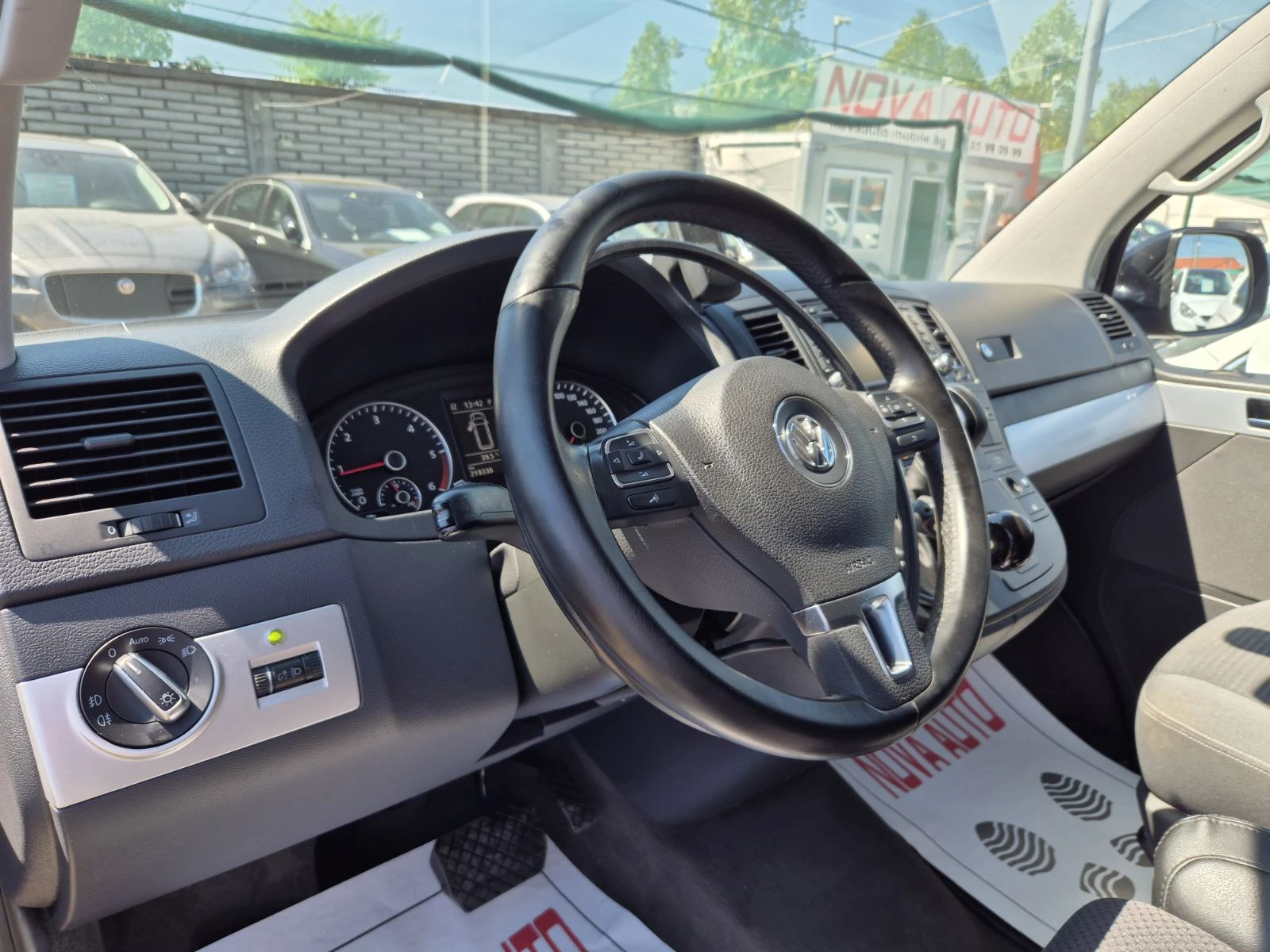 VW Multivan 2.0D-DSG - изображение 9