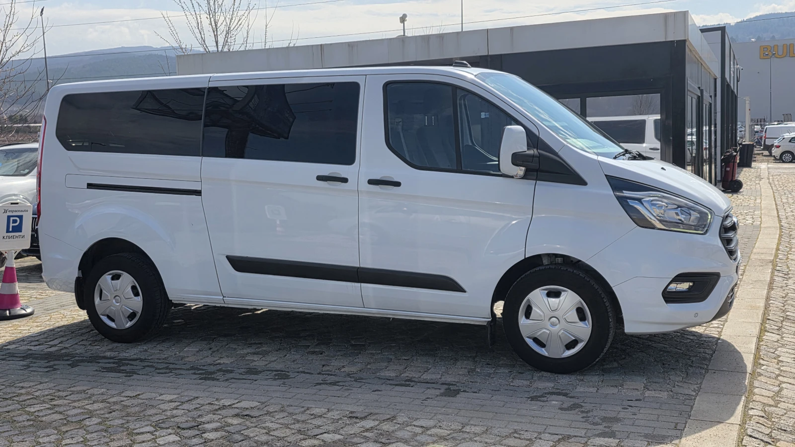 Ford Transit Custom 320 L2H1, снимка 4 - Бусове и автобуси - 53721794