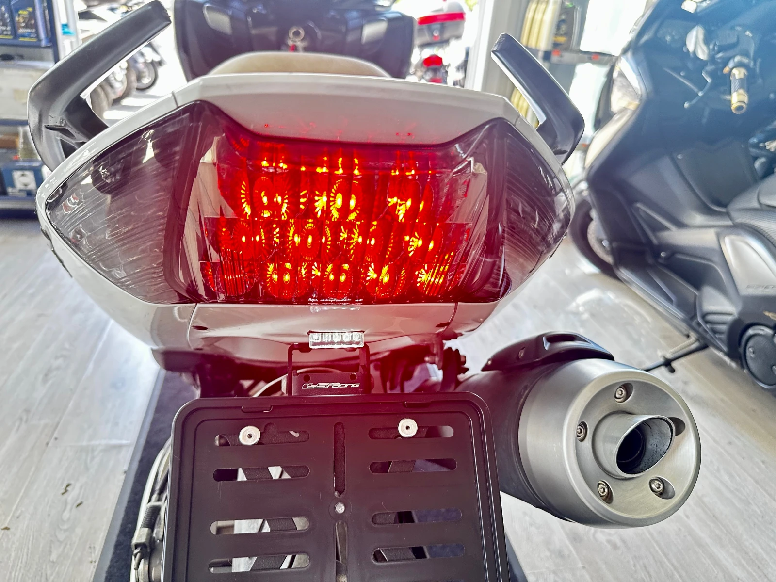 Yamaha T-max White Max 500i Anniversary - изображение 5