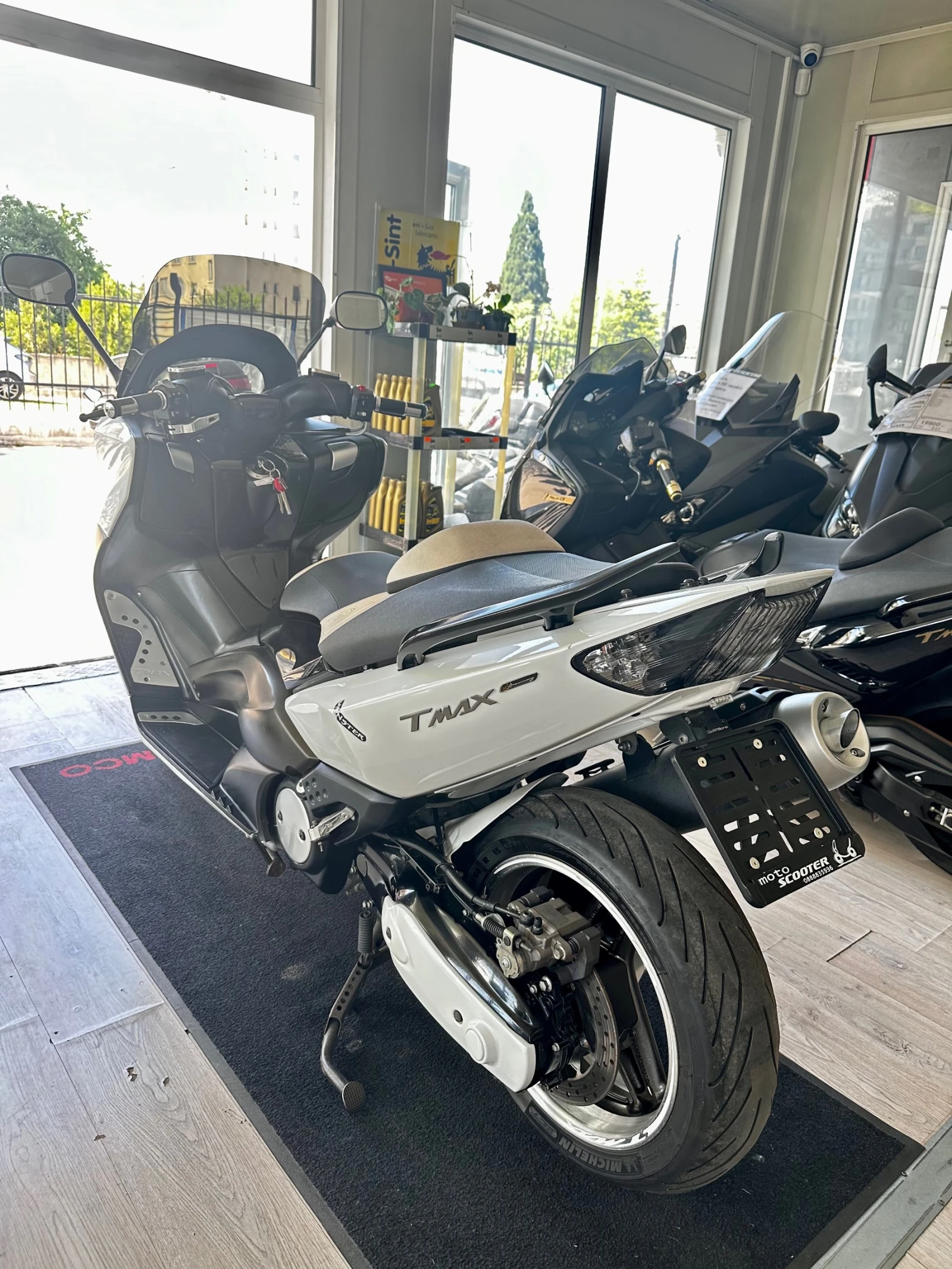 Yamaha T-max White Max 500i Anniversary - изображение 9