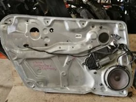 Стъклоповдигач преден ляв Volkswagen Passat 1998-2001 , снимка 1