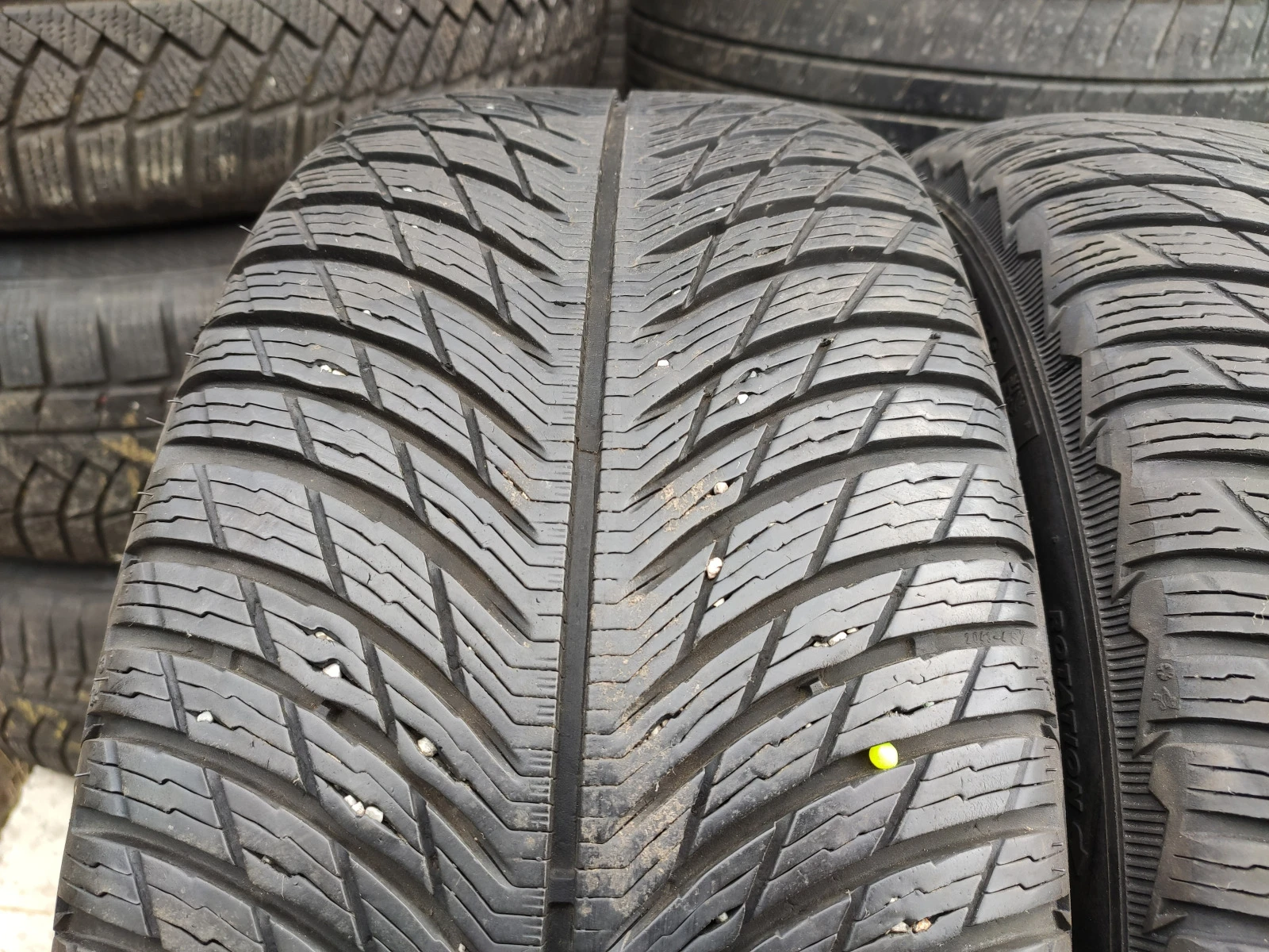  235/45R18 | Mobile.bg   1